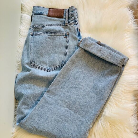 Madewell Relaxed Jeans in Cresthaven Wash: Ripped Edition! ❤️ - Picture 11 of 13